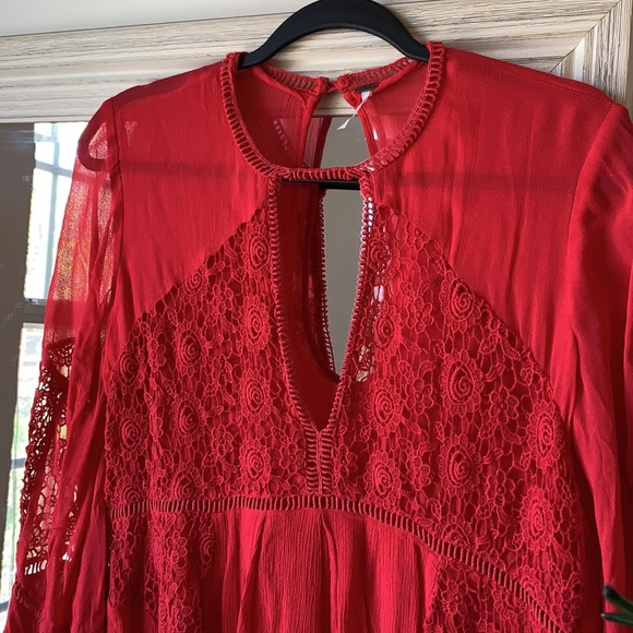 FREE PEOPLE red tunic top with crochet panels (size small) ✨ - Picture 4 of 5
